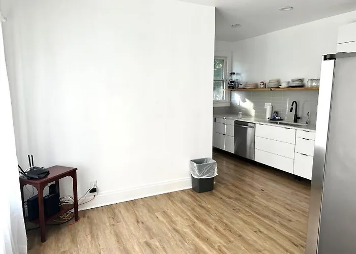 Apartment 2br Urban Hideaway Near Downtown *
